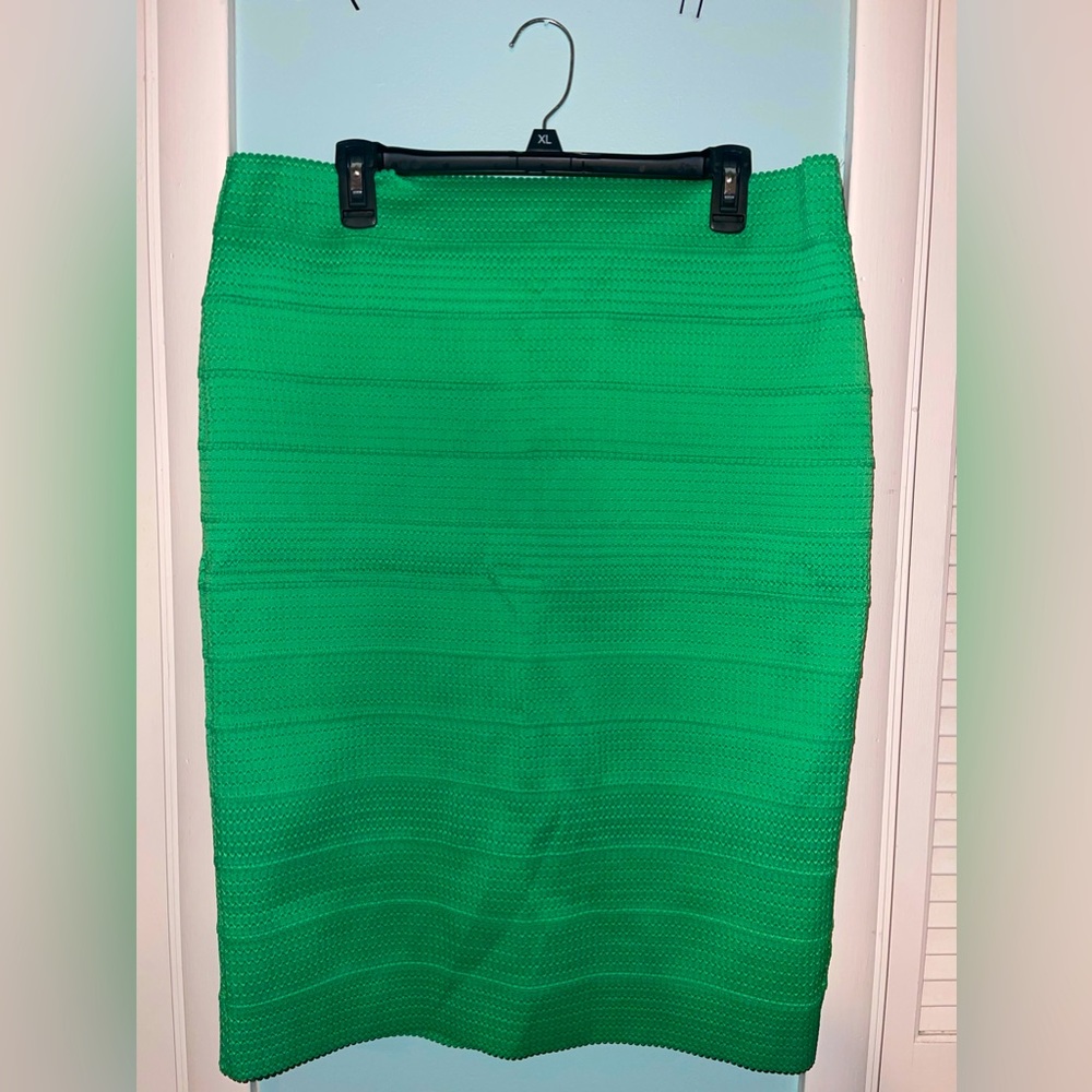 NWT NY&Co Green Pencil Skirt. Elastic band. MSRP $49.95.